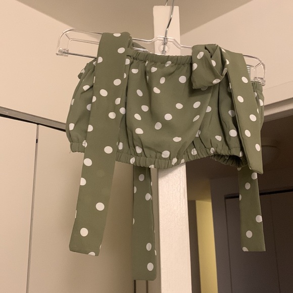 Two piece set - Picture 2 of 2